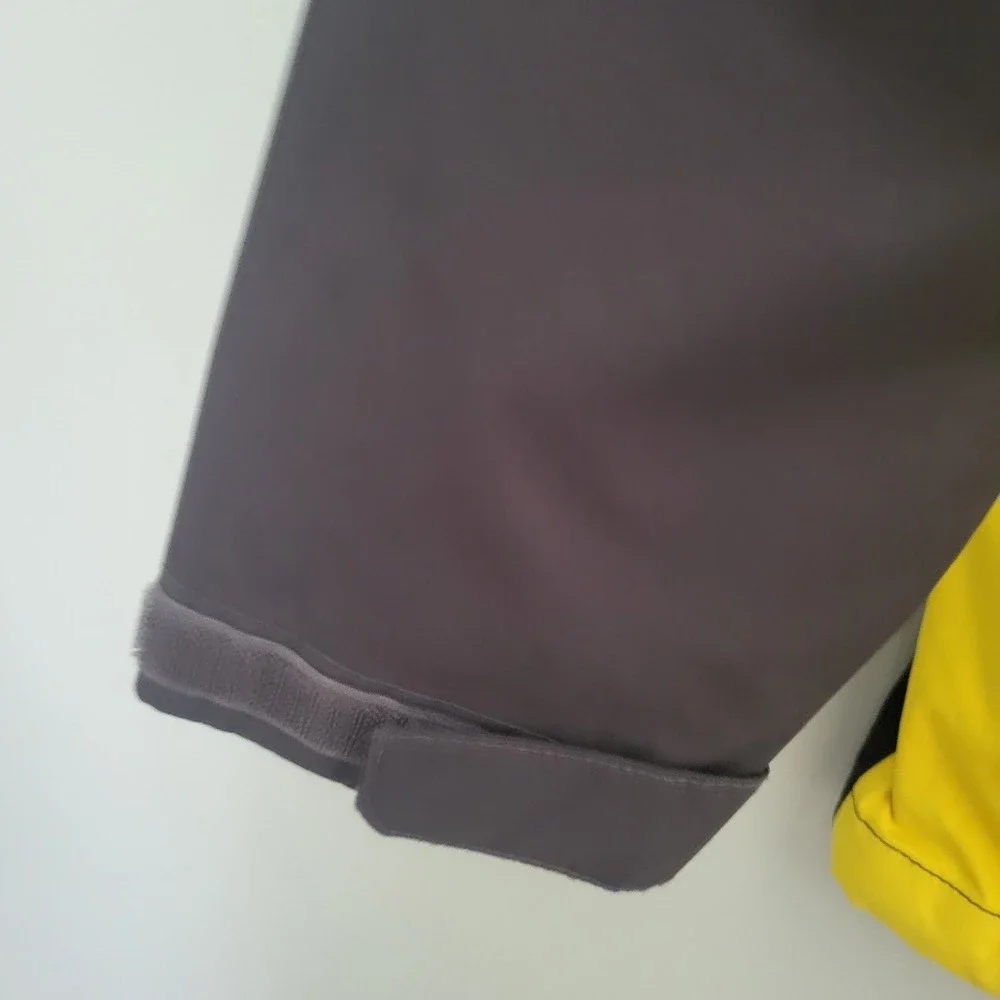 The North Face Boys XS 6 DryVent rain jacket grey, black yellow Full Zip Hooded